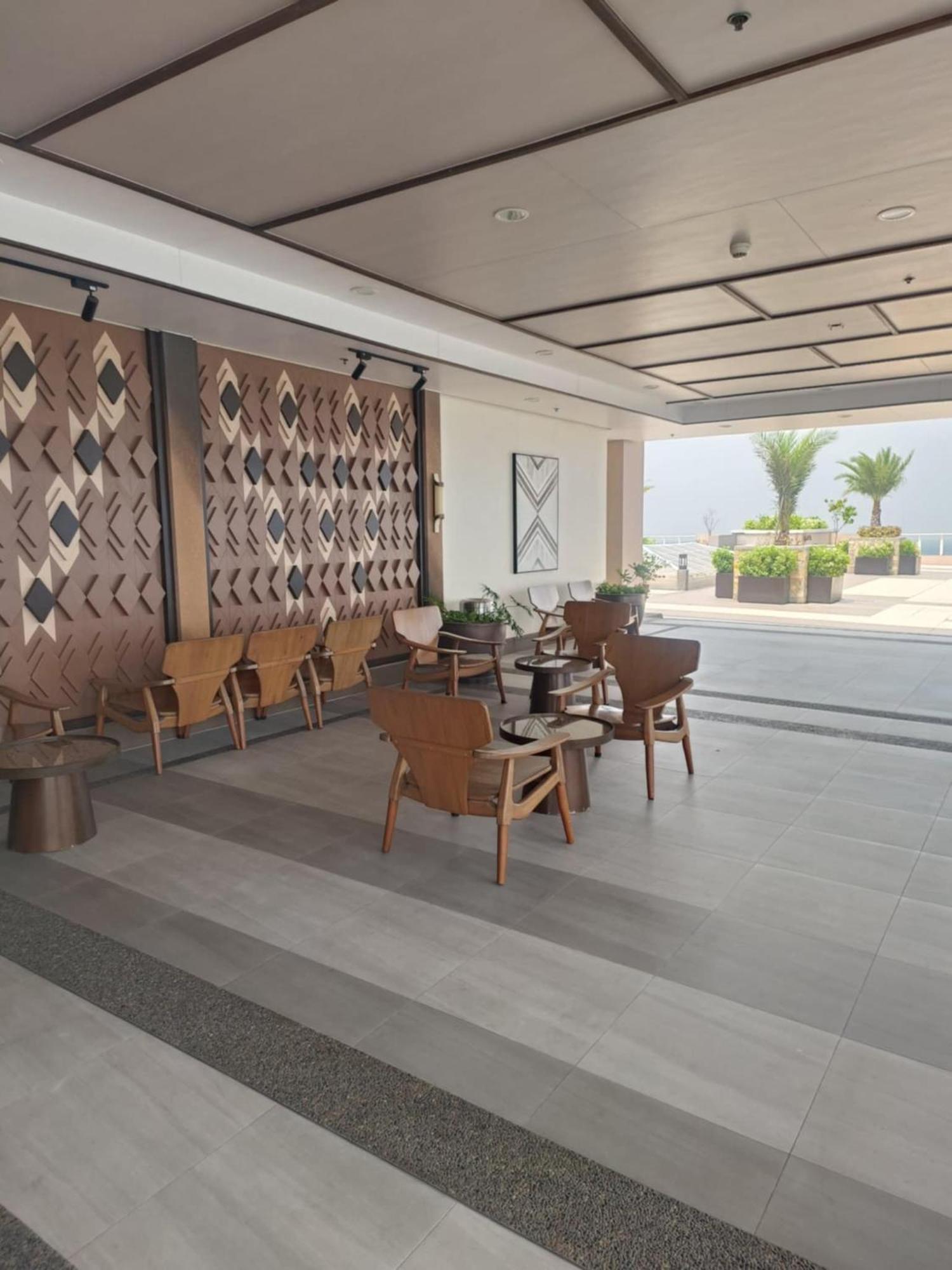 Aparthotel Infina Towers Quezon City Esterno foto