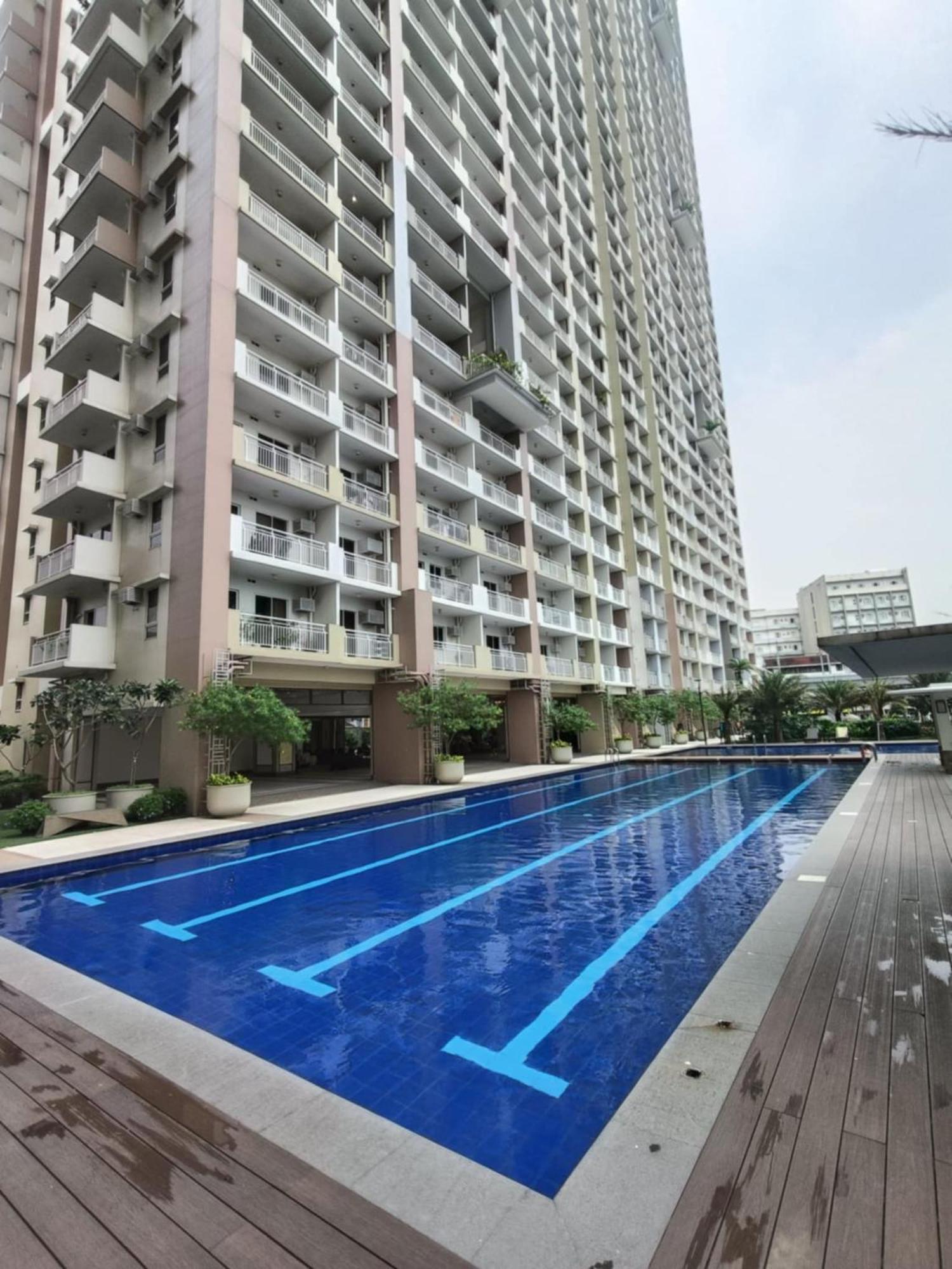 Aparthotel Infina Towers Quezon City Esterno foto