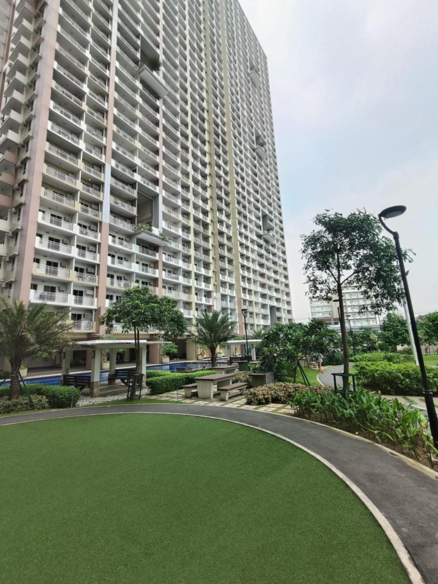 Aparthotel Infina Towers Quezon City Esterno foto